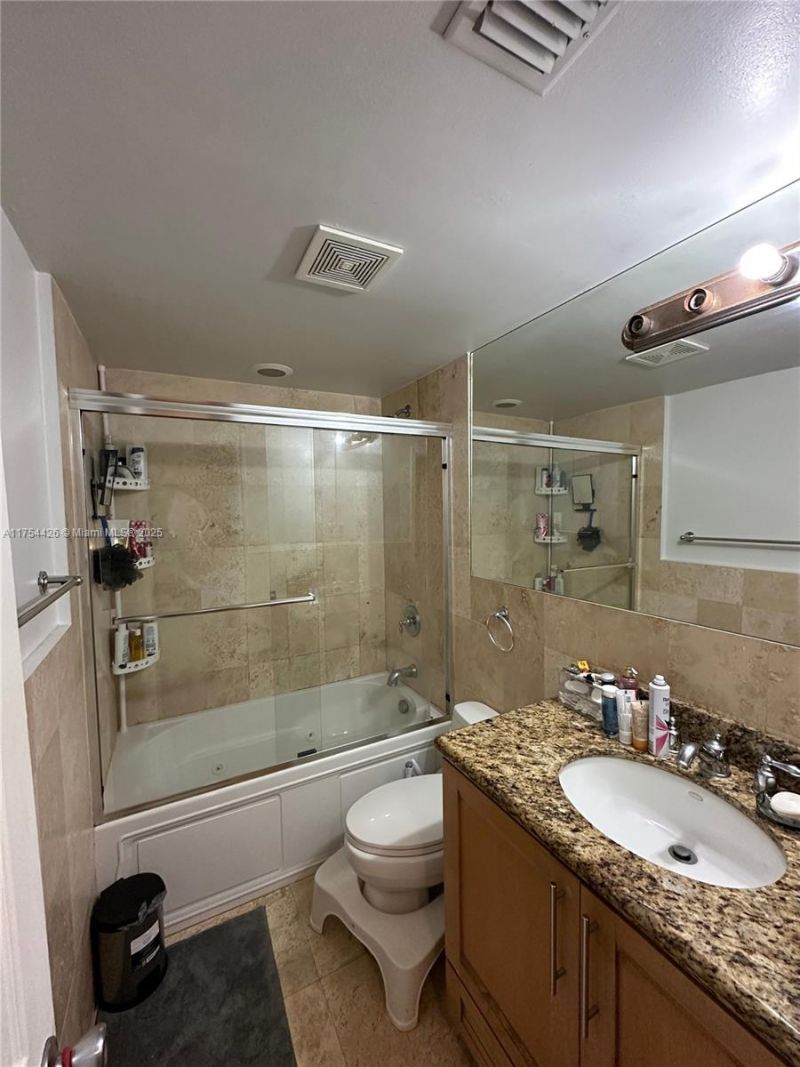 530 NE 15th Ct, Unit 1, Fort Lauderdale, FL 33304 Photo