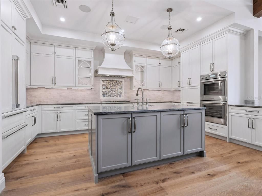 1575 Eastbrook Drive, Sarasota, FL 34231 Photo