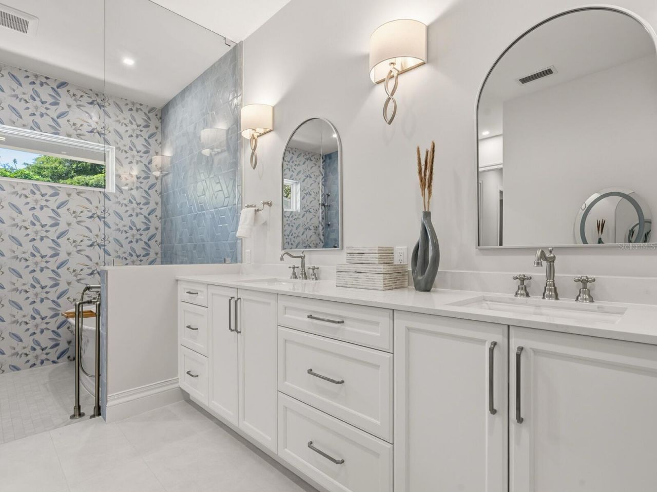 1575 Eastbrook Drive, Sarasota, FL 34231 Photo