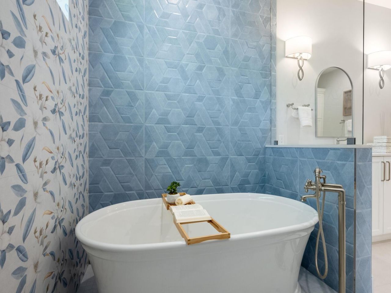 1575 Eastbrook Drive, Sarasota, FL 34231 Photo