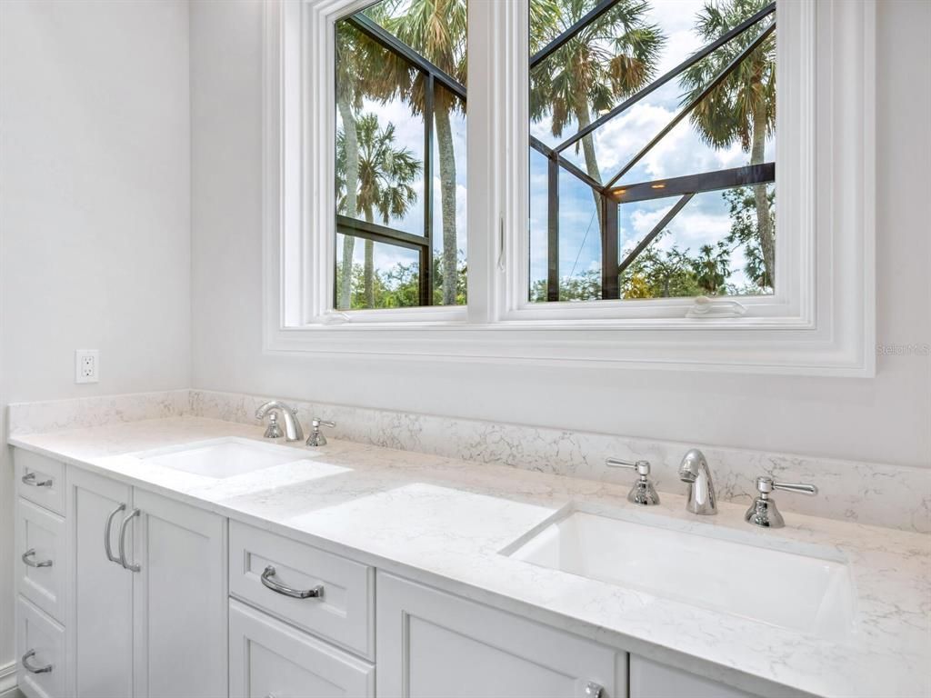 1575 Eastbrook Drive, Sarasota, FL 34231 Photo