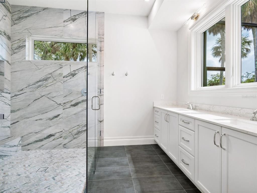 1575 Eastbrook Drive, Sarasota, FL 34231 Photo