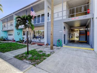 5820 43RD TERRACE N, Unit 1406, ST PETERSBURG, FL 33709