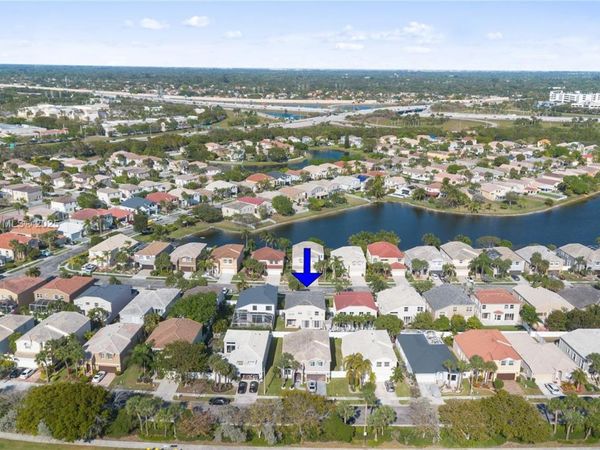 1560 NW 159th Ave, Pembroke Pines, FL 33028