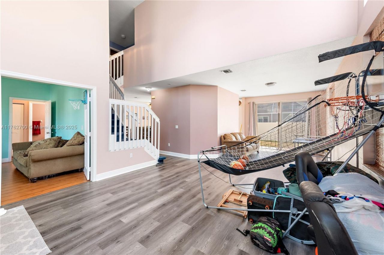 1560 NW 159th Ave, Pembroke Pines, FL 33028 Photo