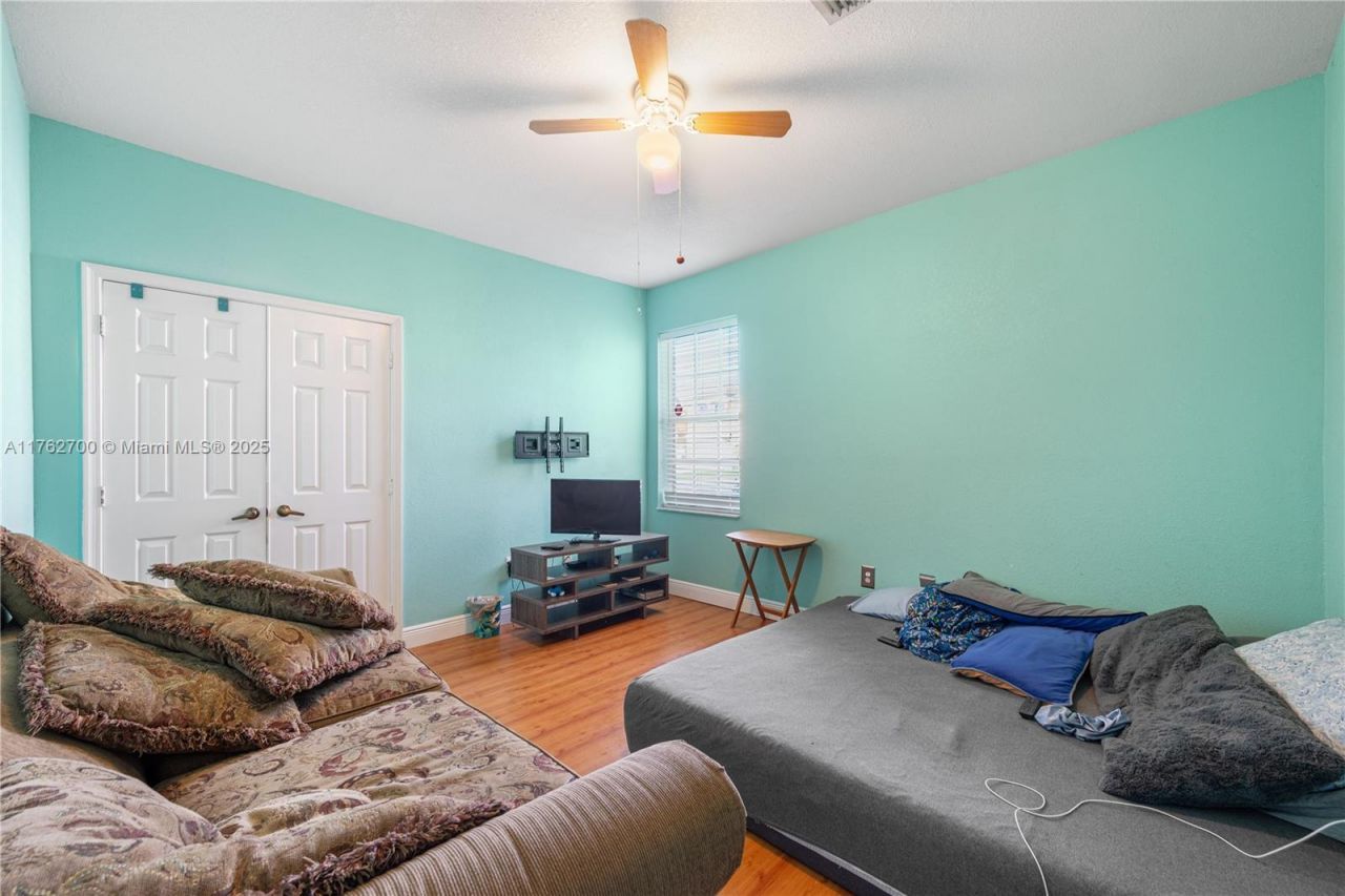 1560 NW 159th Ave, Pembroke Pines, FL 33028 Photo