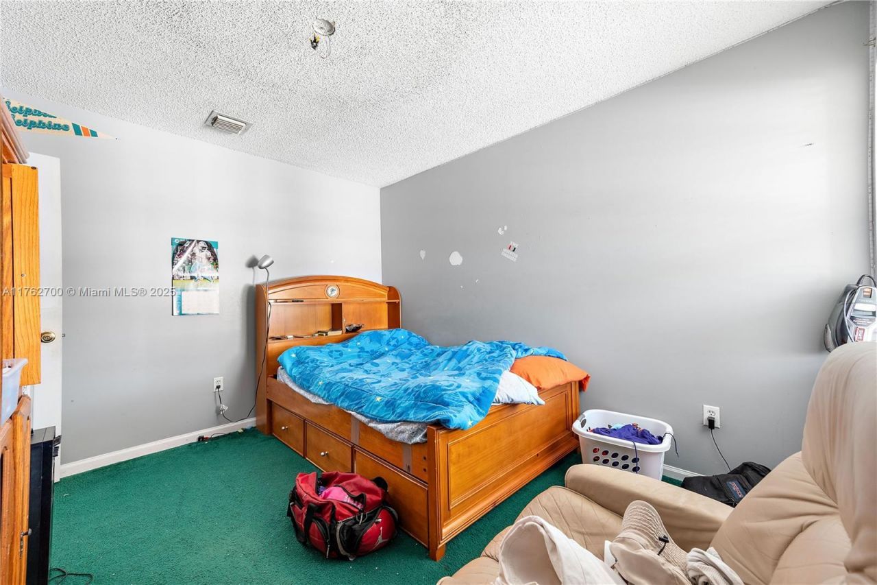 1560 NW 159th Ave, Pembroke Pines, FL 33028 Photo