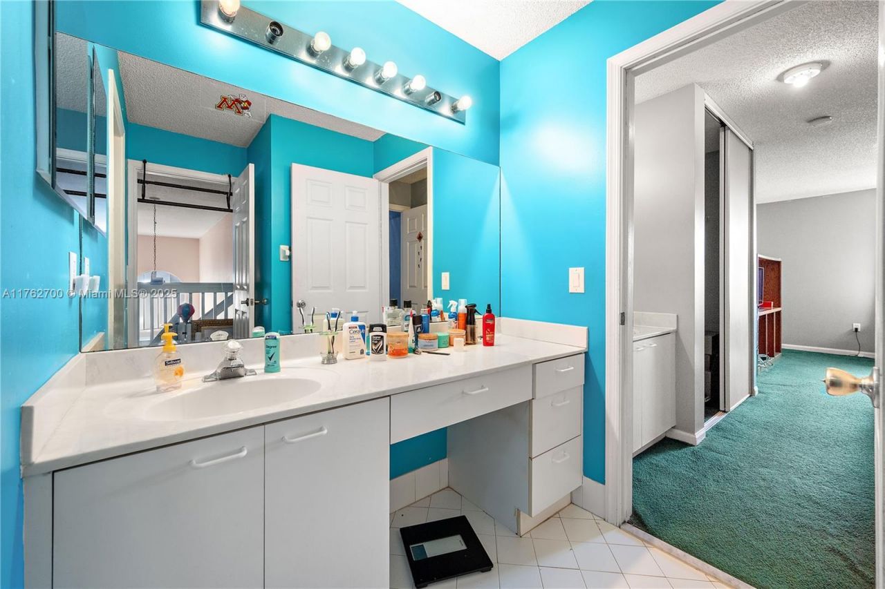 1560 NW 159th Ave, Pembroke Pines, FL 33028 Photo