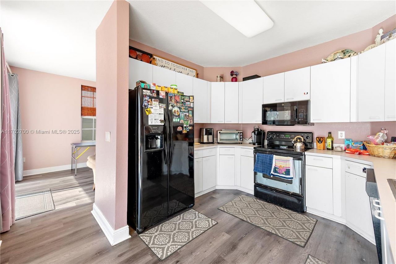 1560 NW 159th Ave, Pembroke Pines, FL 33028 Photo