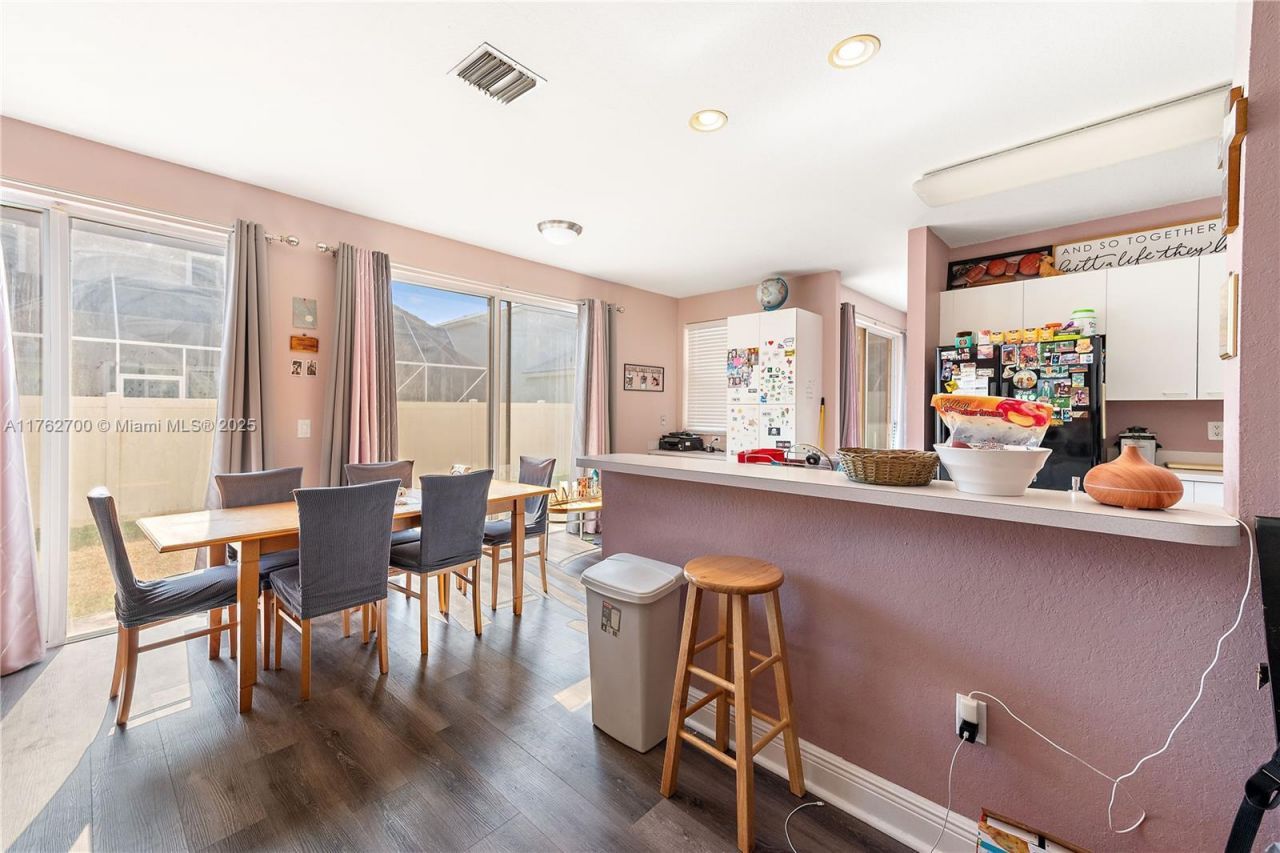 1560 NW 159th Ave, Pembroke Pines, FL 33028 Photo