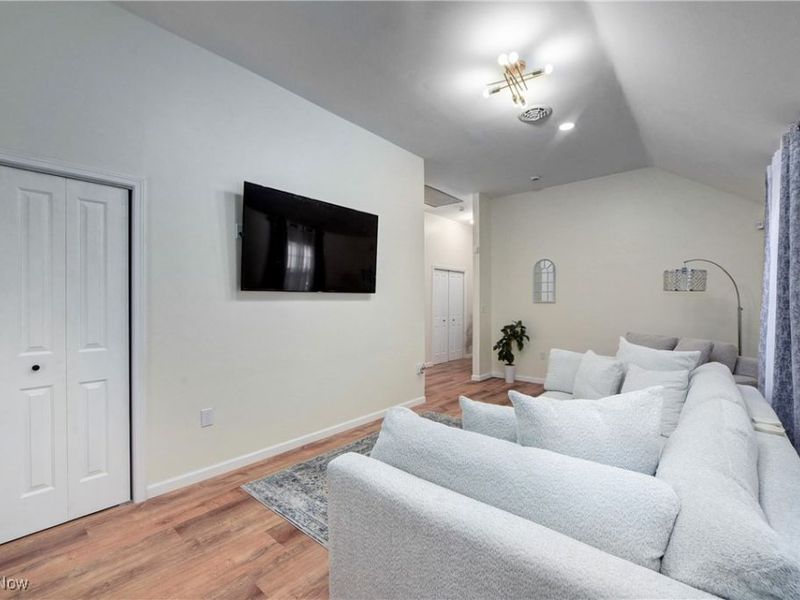 833 Nela View Road, Cleveland Heights, OH 44112 Photo 17