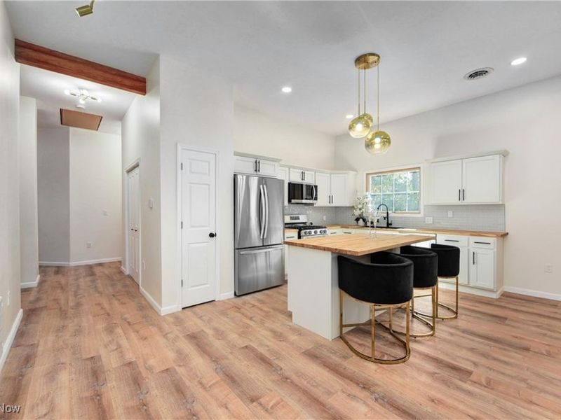 833 Nela View Road, Cleveland Heights, OH 44112 Photo 8