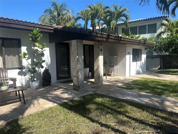 2054 Alton Rd, Miami Beach, FL 33140
