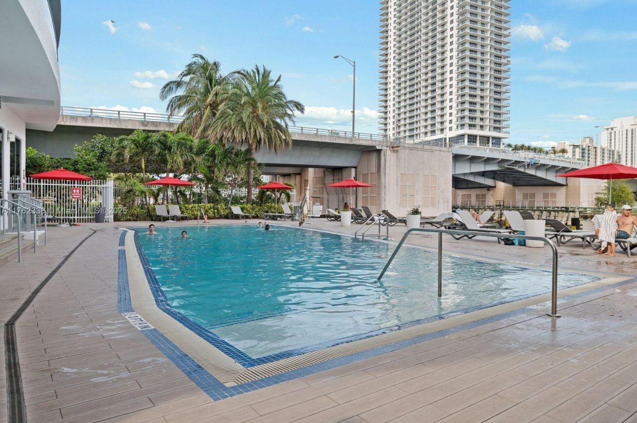 2602 E Hallandale Beach Blvd, Unit R2703, Hallandale Beach, FL 33009 Photo
