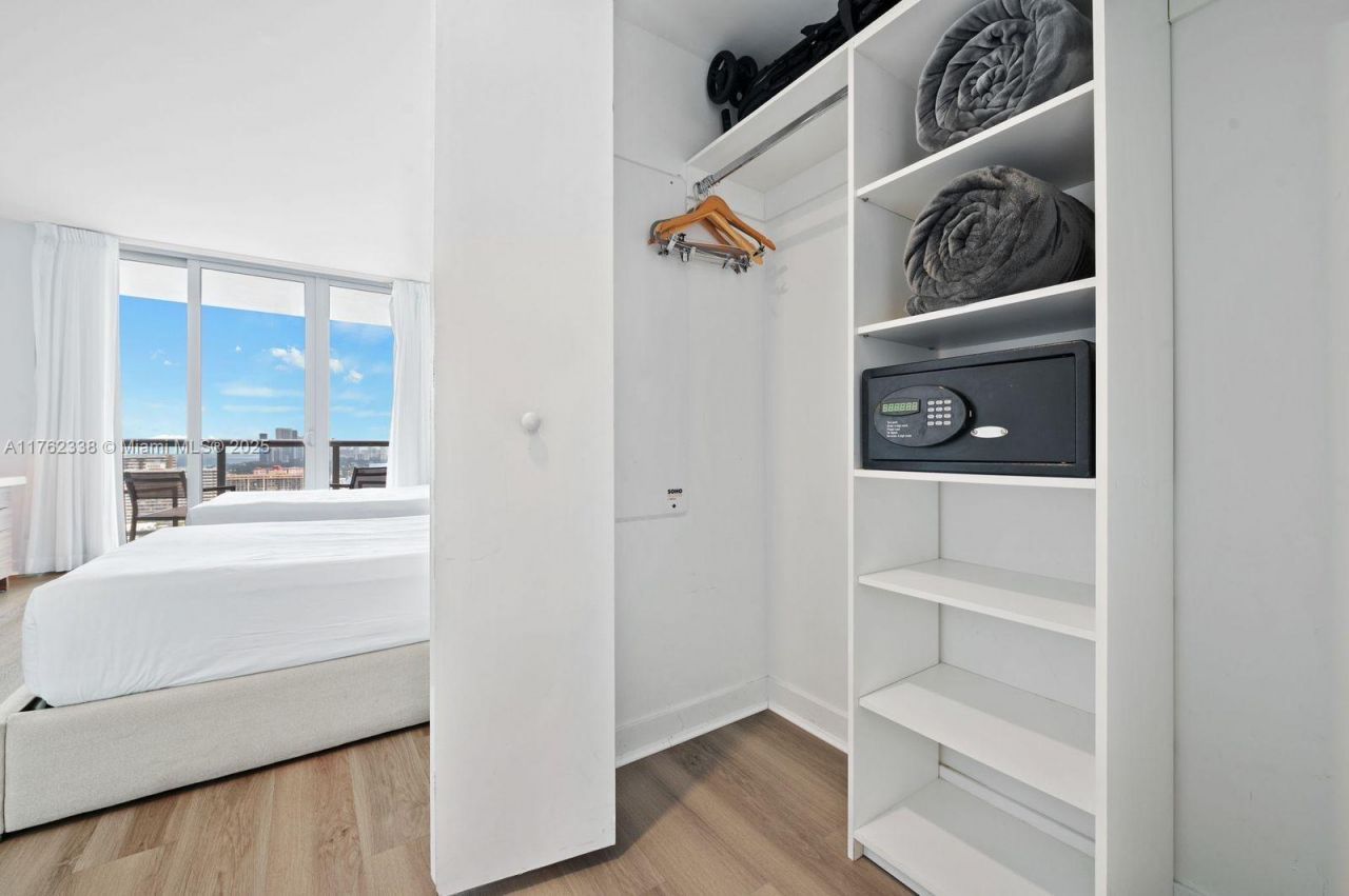 2602 E Hallandale Beach Blvd, Unit R2703, Hallandale Beach, FL 33009 Photo