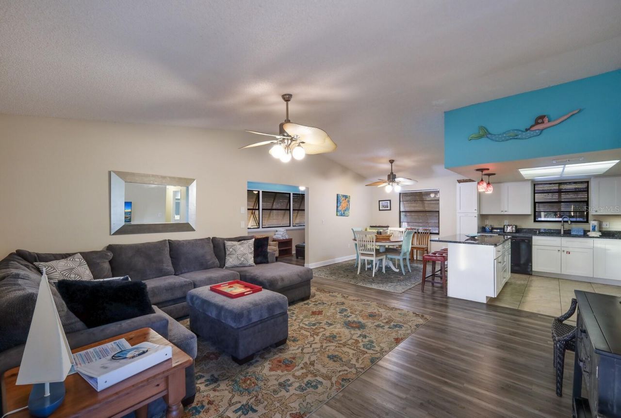 313 Magnolia Avenue, Anna Maria, FL 34216 Photo