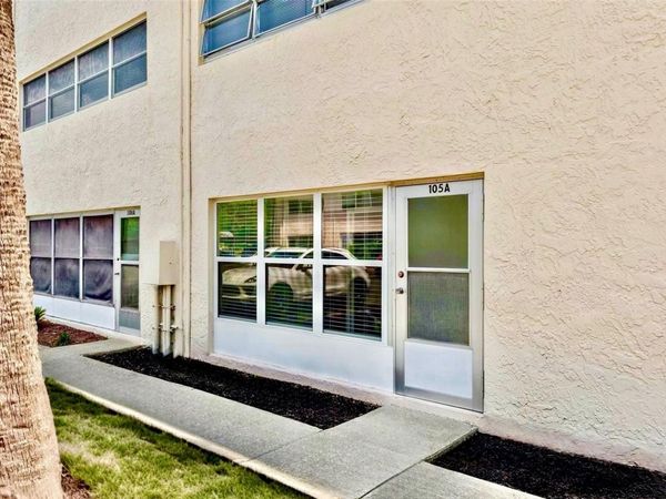209 NE LINCOLN CIRCLE N, Unit 105, ST PETERSBURG, FL 33702