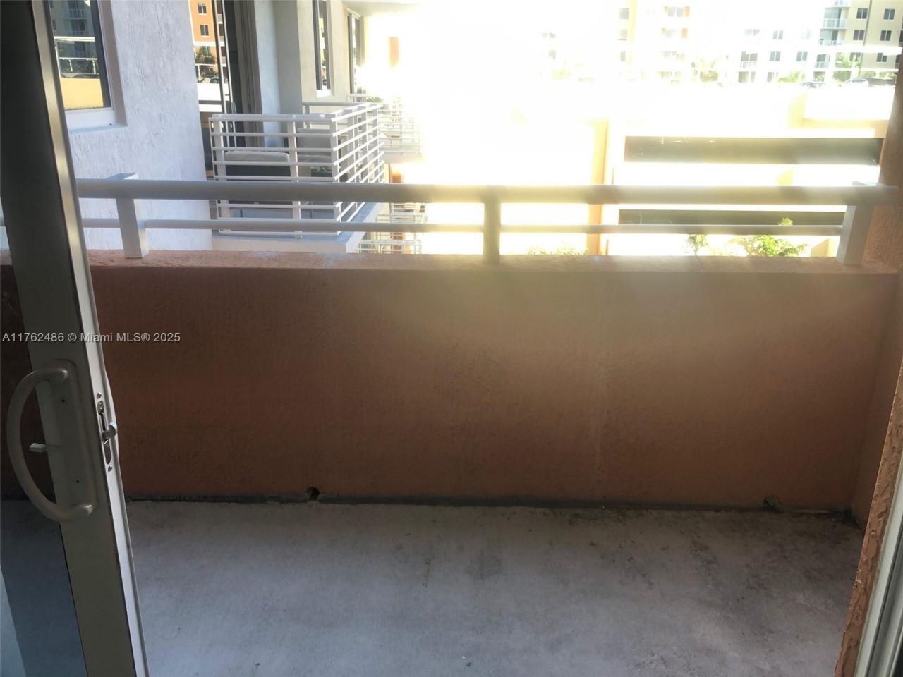 2775 NE 187th St, Unit 527, Aventura, FL 33180 Photo