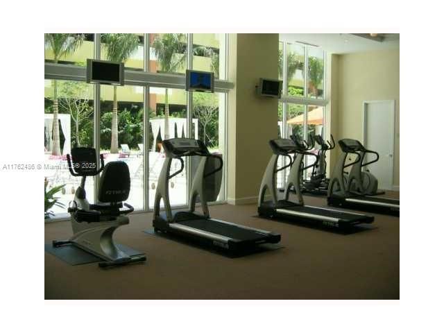 2775 NE 187th St, Unit 527, Aventura, FL 33180 Photo