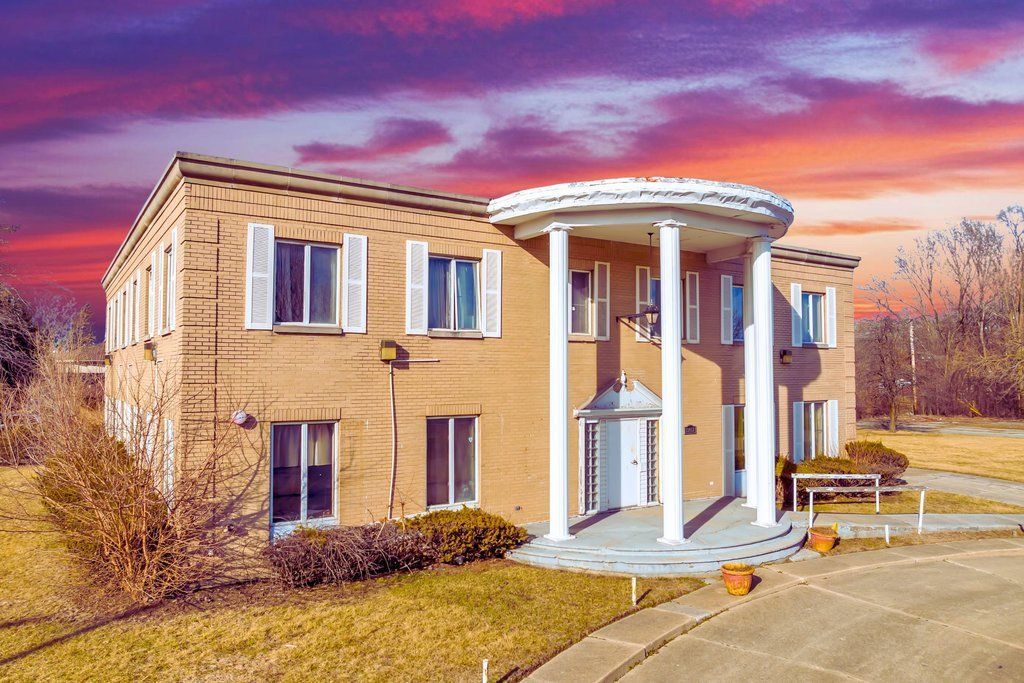 13651 S Crawford Avenue, Crestwood, IL 60472