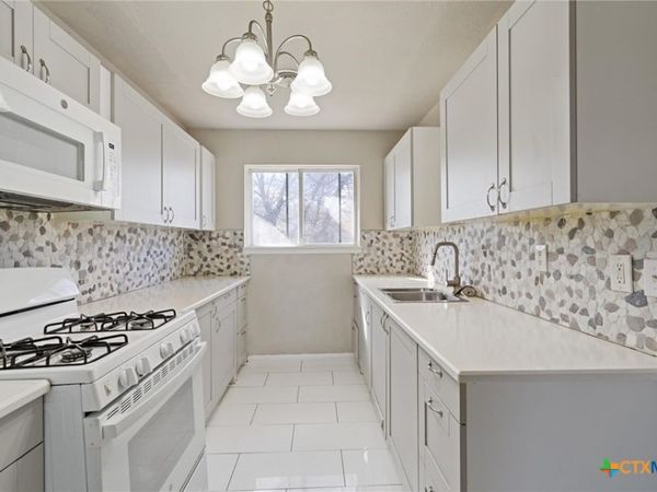 703 S 13th Street, Copperas Cove, TX 76522