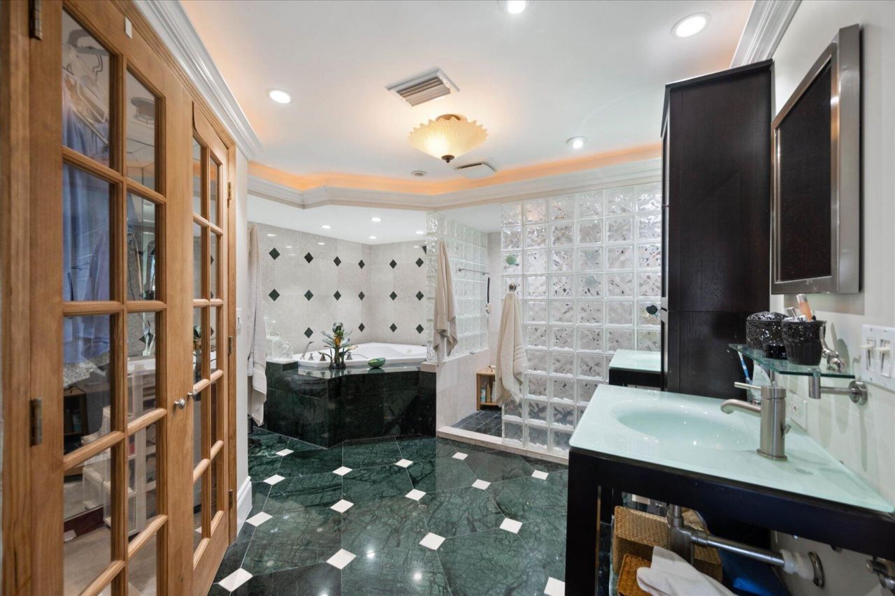 700 NE 20th Lane, Boynton Beach, FL 33435 Photo