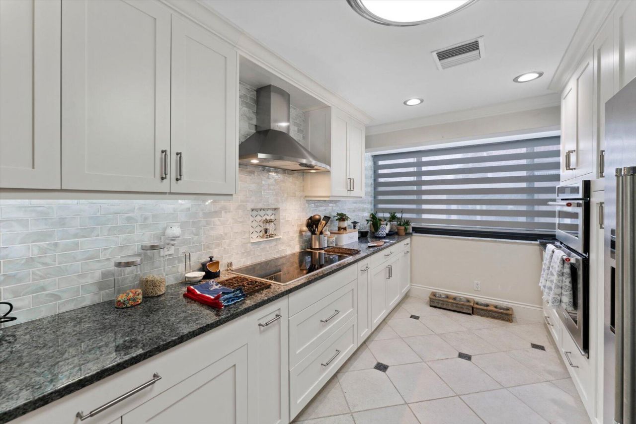 700 NE 20th Lane, Boynton Beach, FL 33435 Photo