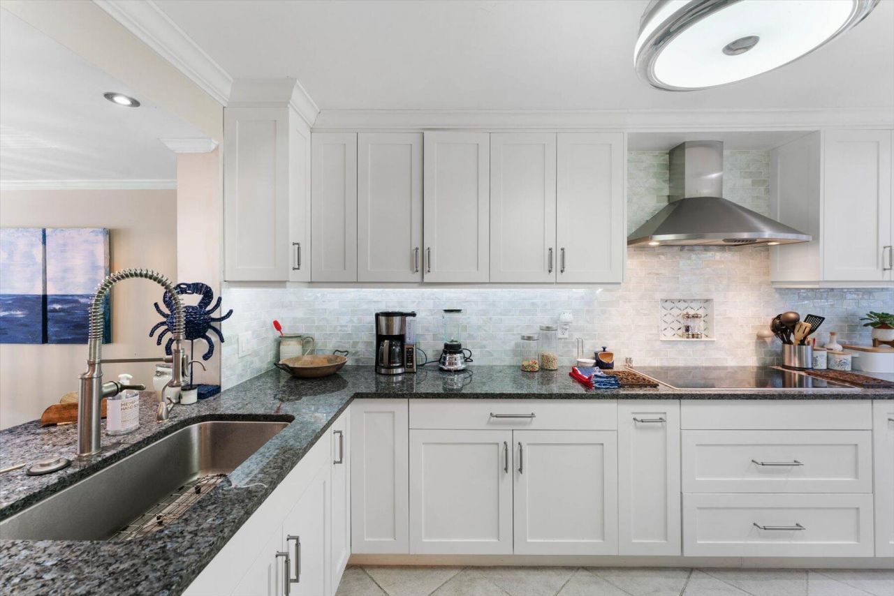 700 NE 20th Lane, Boynton Beach, FL 33435 Photo