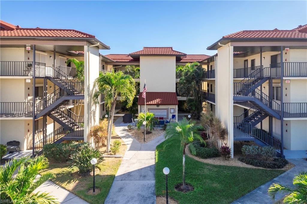 11170 Caravel Cir, Unit 104, Fort Myers, FL 33908 Photo