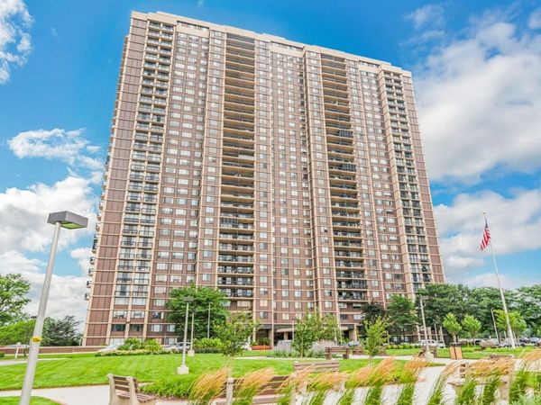 27010 Grand Central Parkway, Unit 32B, Floral Park, NY 11005