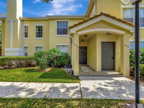 170 SW Peacock Boulevard, Unit 36-202, Port Saint Lucie, FL 34986