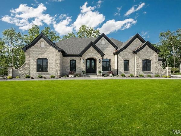 805 Silver Buck Lane, Chesterfield, MO 63005