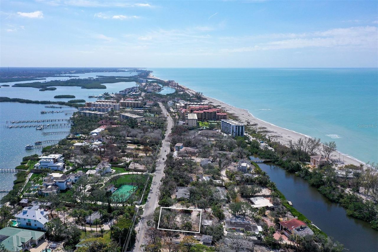 8504 Heron Lagoon Circle, Sarasota, FL 34242 Photo