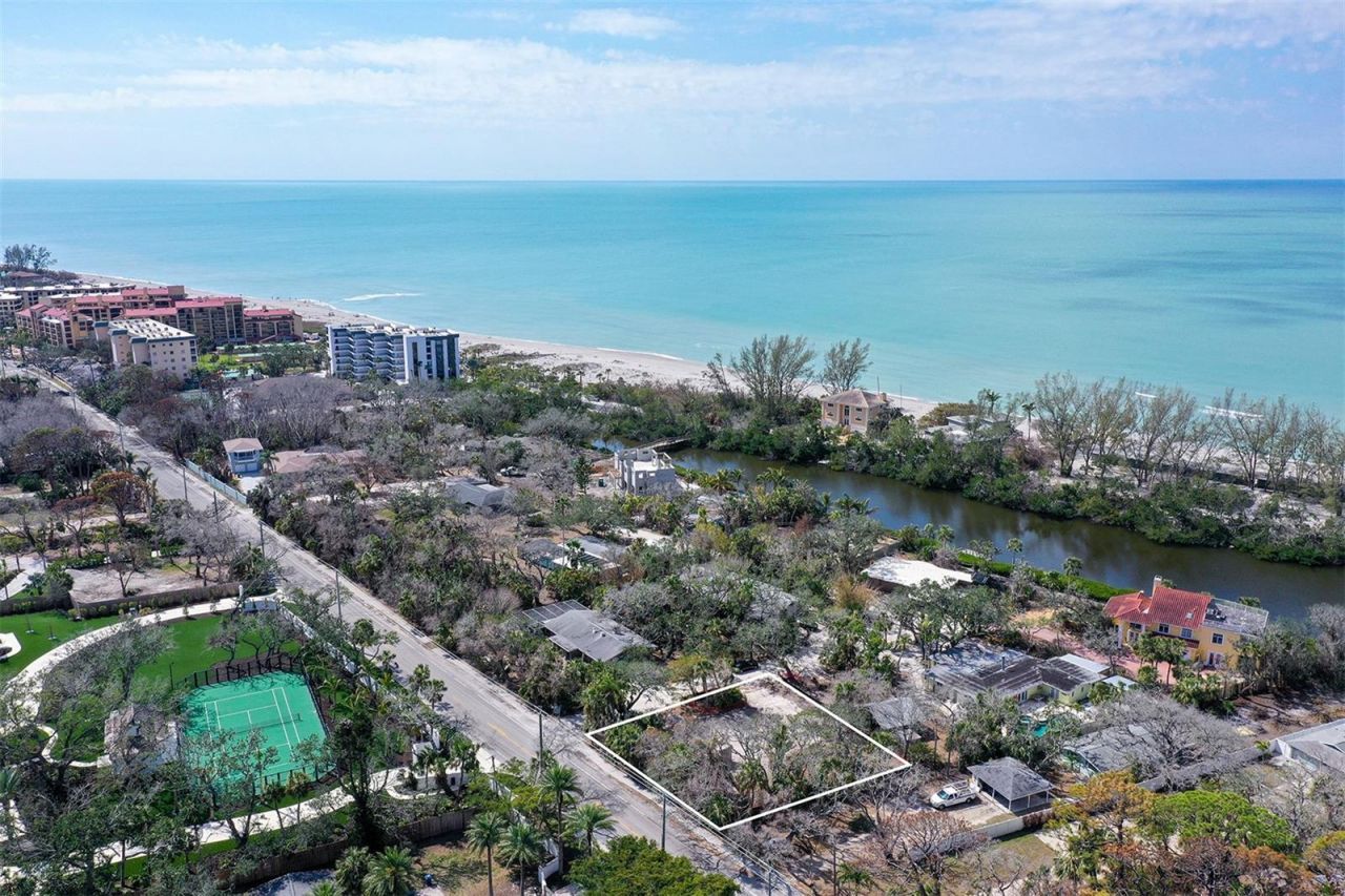 8504 Heron Lagoon Circle, Sarasota, FL 34242 Photo