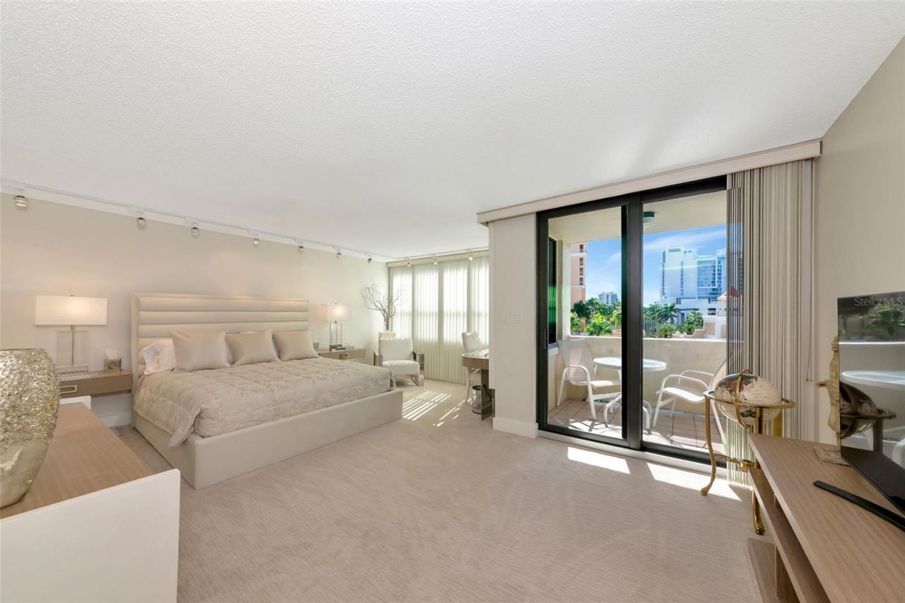 101 Sunset Drive, Unit PH3, Sarasota, FL 34236 Photo