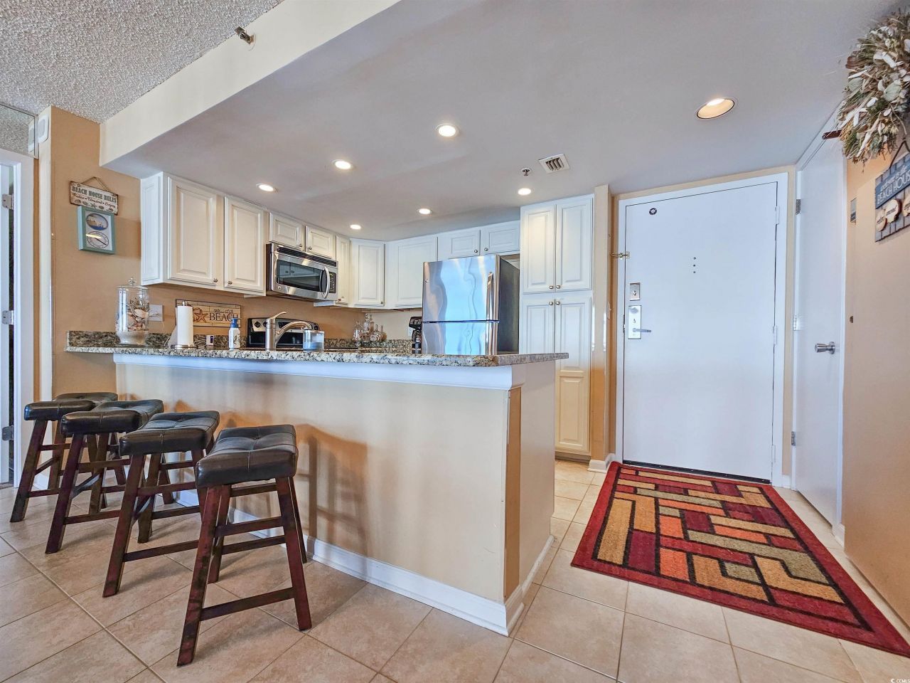 9820 Queensway Blvd. Photo 10