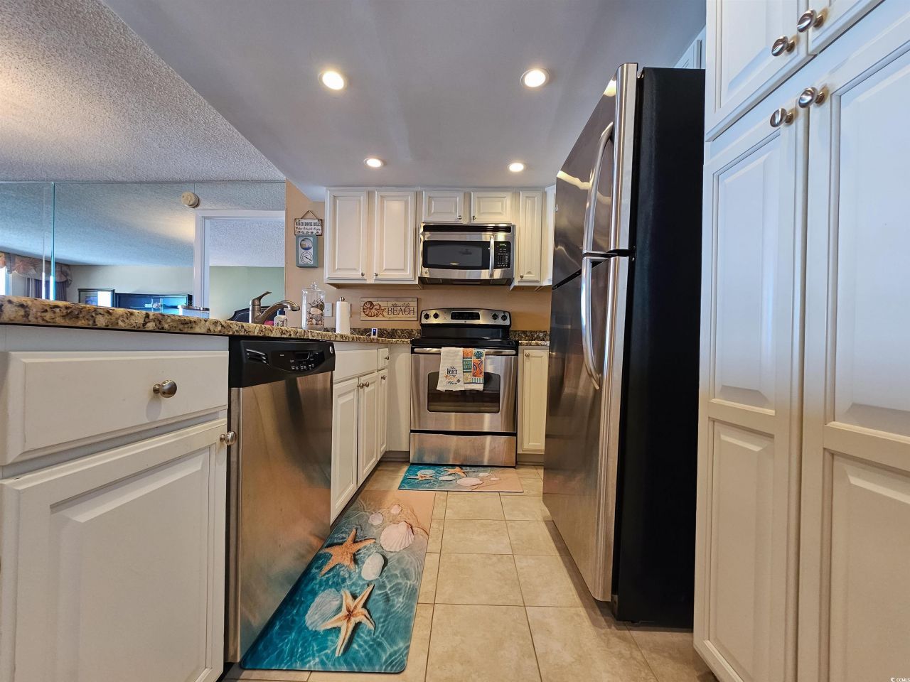 9820 Queensway Blvd. Photo 12