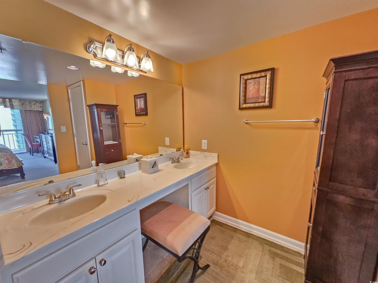 9820 Queensway Blvd. Photo 20