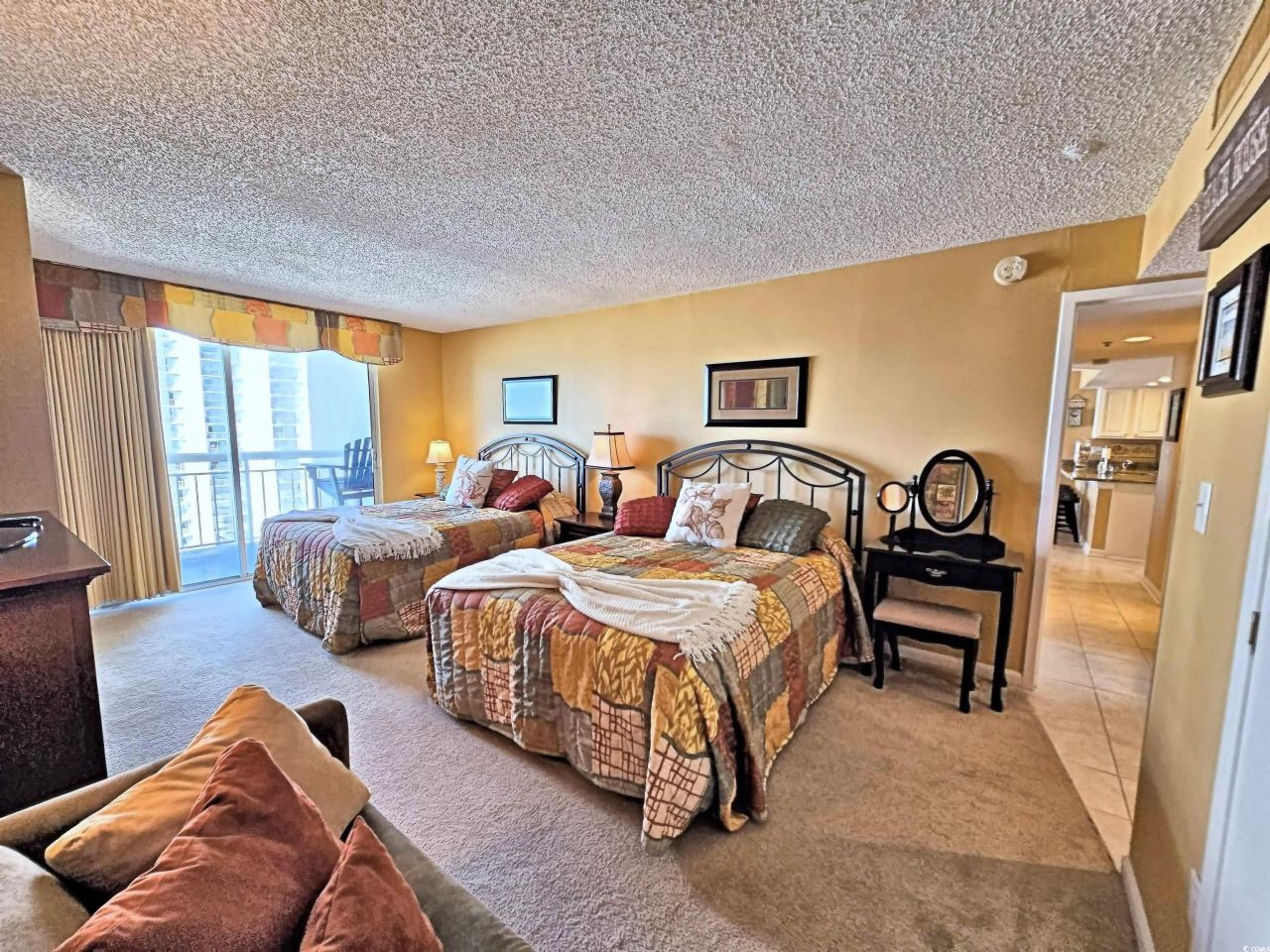 9820 Queensway Blvd. Photo 30