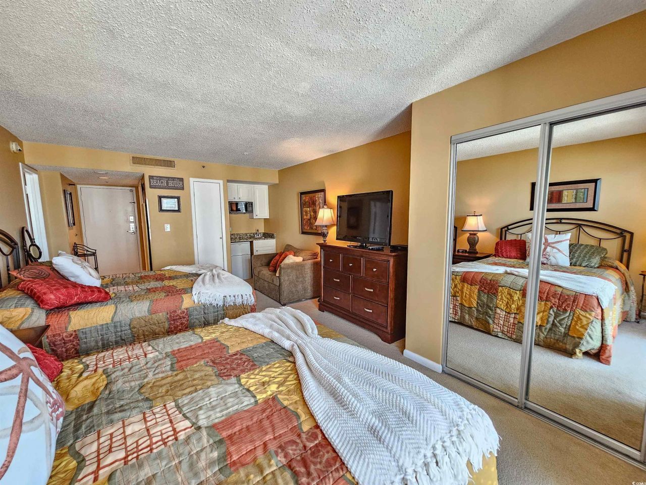 9820 Queensway Blvd. Photo 34