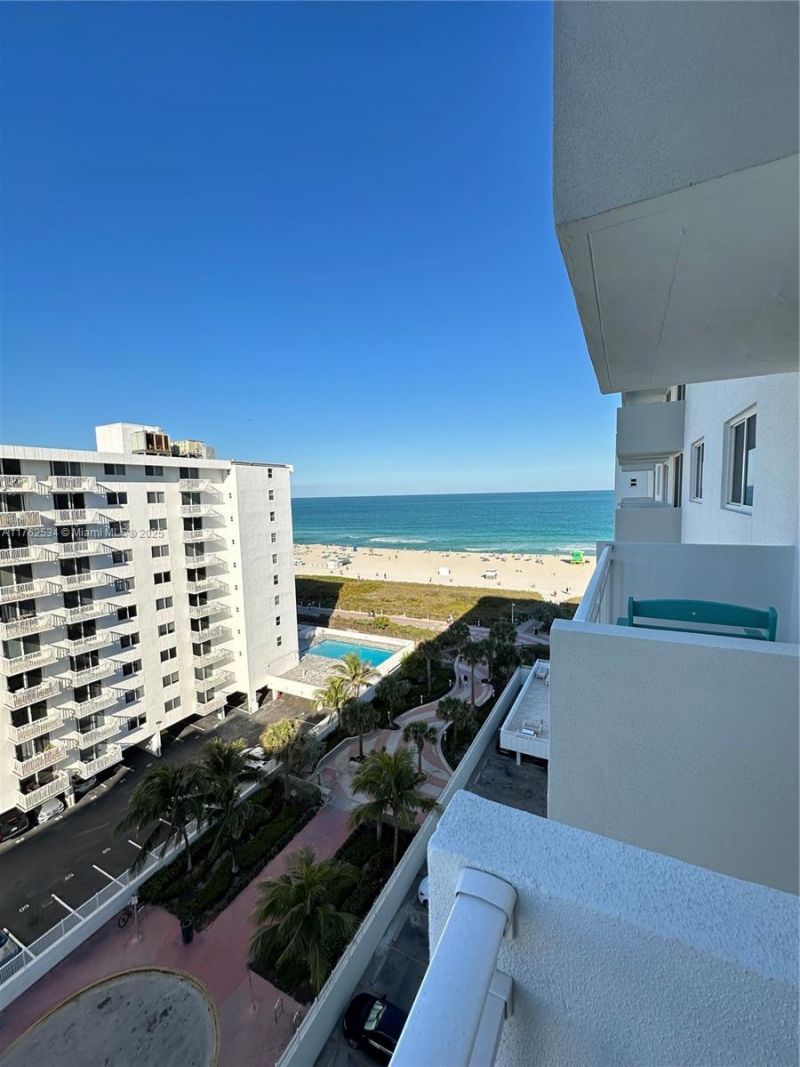 345 Ocean Dr, Unit 1022, Miami Beach, FL 33139 Photo