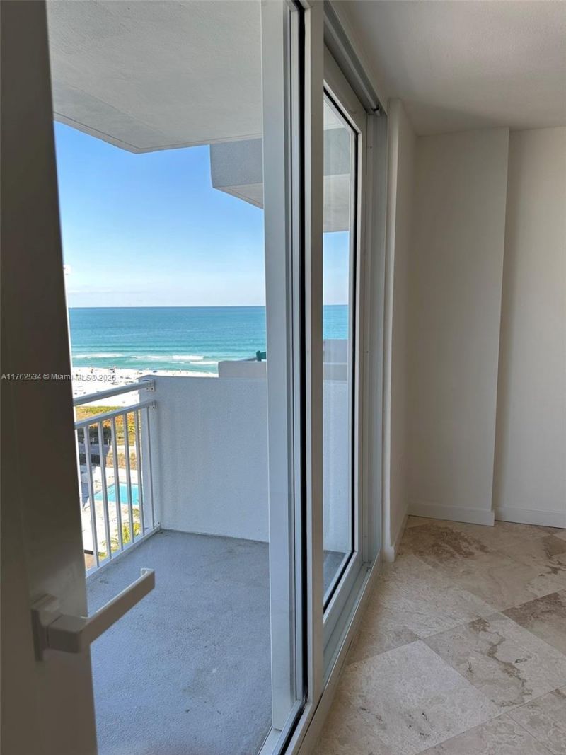 345 Ocean Dr, Unit 1022, Miami Beach, FL 33139 Photo