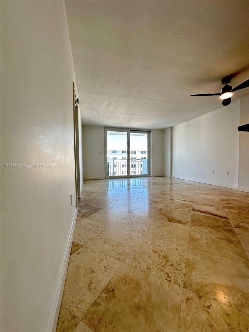 345 Ocean Dr, Unit 1022, Miami Beach, FL 33139 Photo