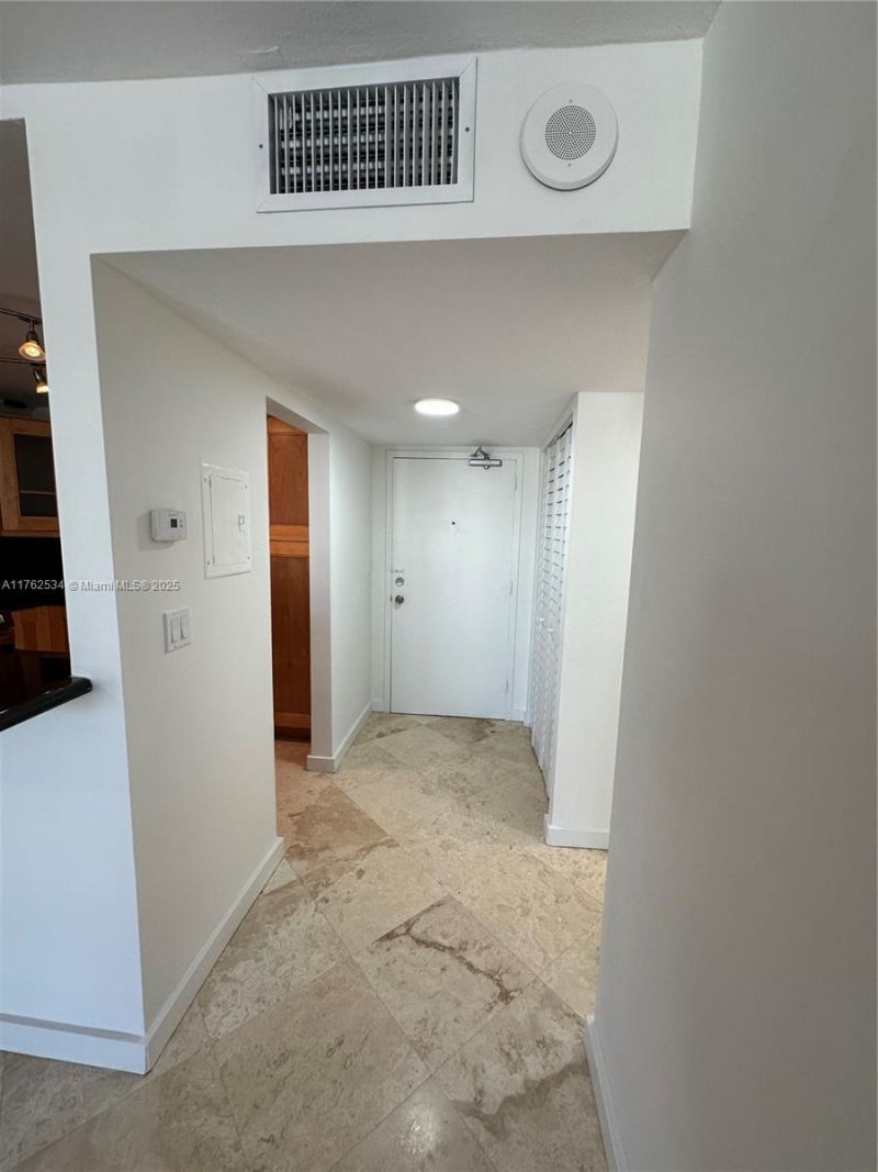 345 Ocean Dr, Unit 1022, Miami Beach, FL 33139 Photo