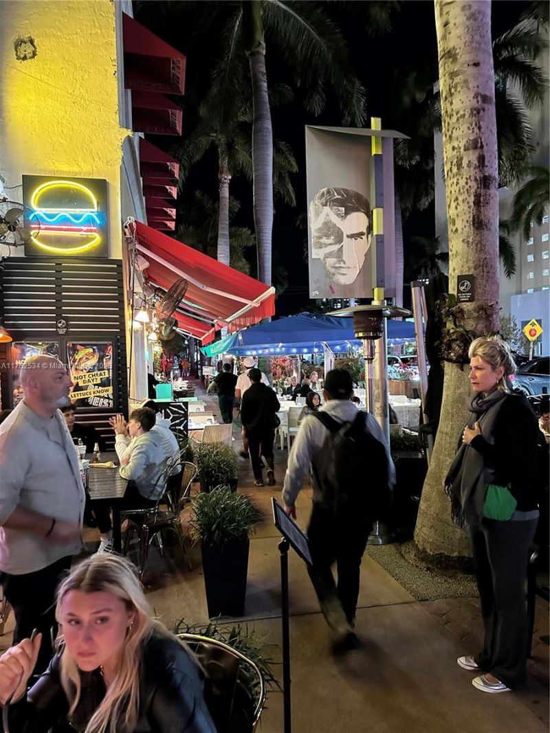 345 Ocean Dr, Unit 1022, Miami Beach, FL 33139 Photo