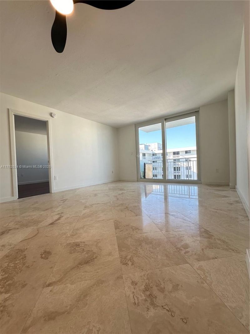 345 Ocean Dr, Unit 1022, Miami Beach, FL 33139 Photo