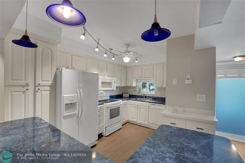 8980 S Hollybrook Boulevard, Unit 304, Pembroke Pines, FL 33025 Photo