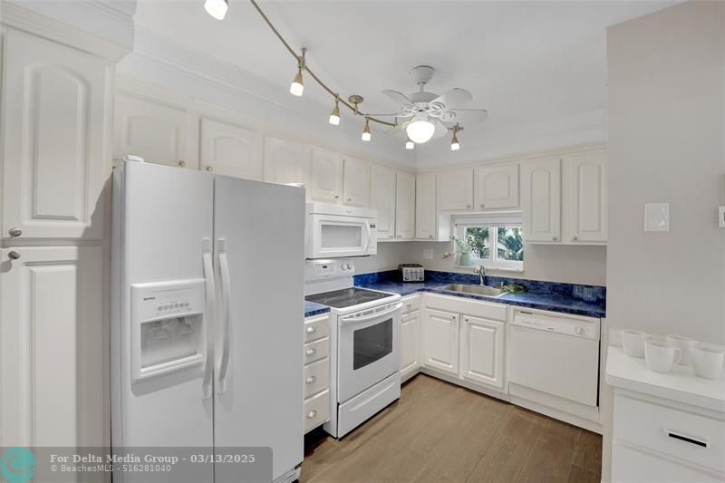 8980 S Hollybrook Boulevard, Unit 304, Pembroke Pines, FL 33025 Photo