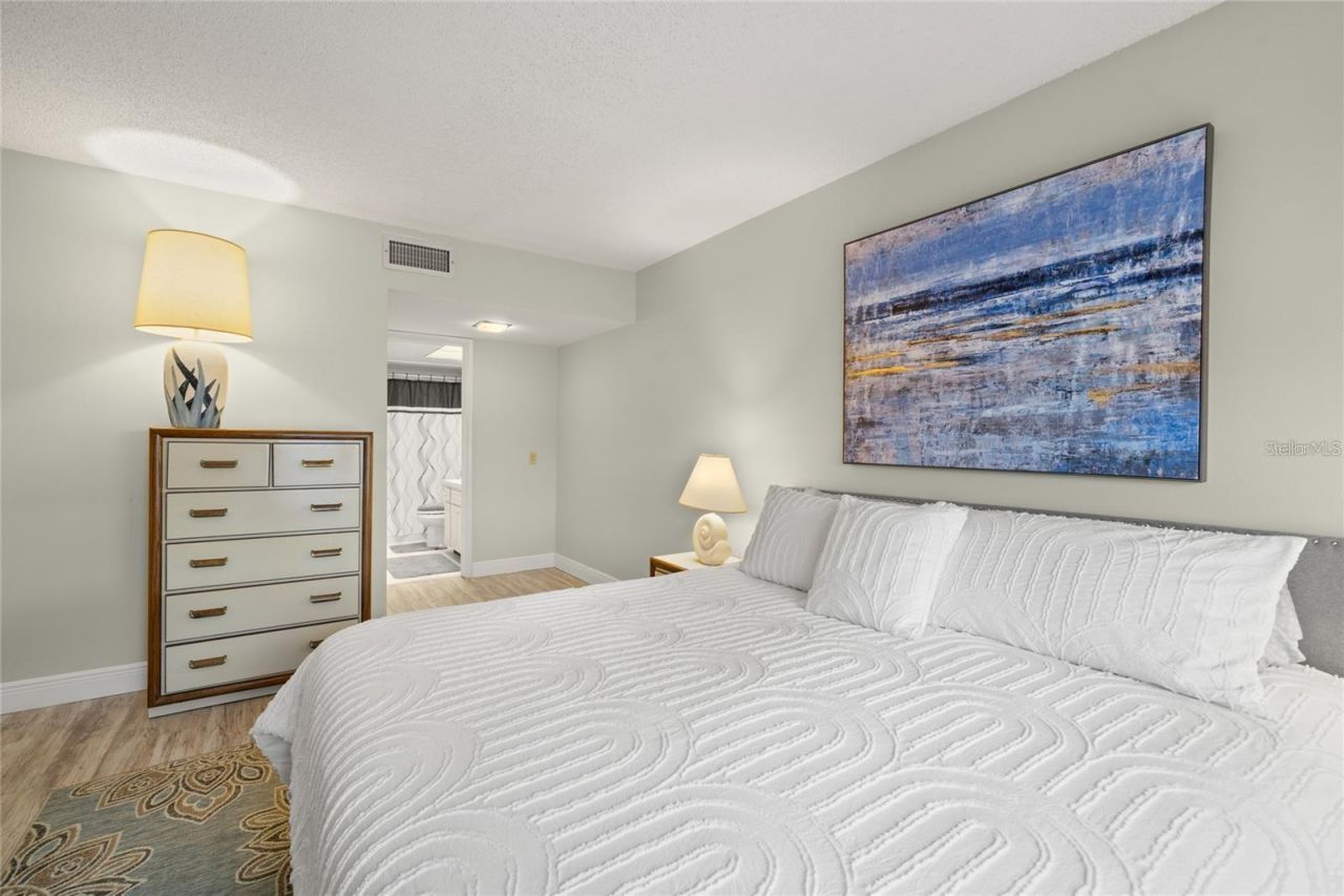 4900 Brittany Drive S, Unit 205, Saint Petersburg, FL 33715 Photo