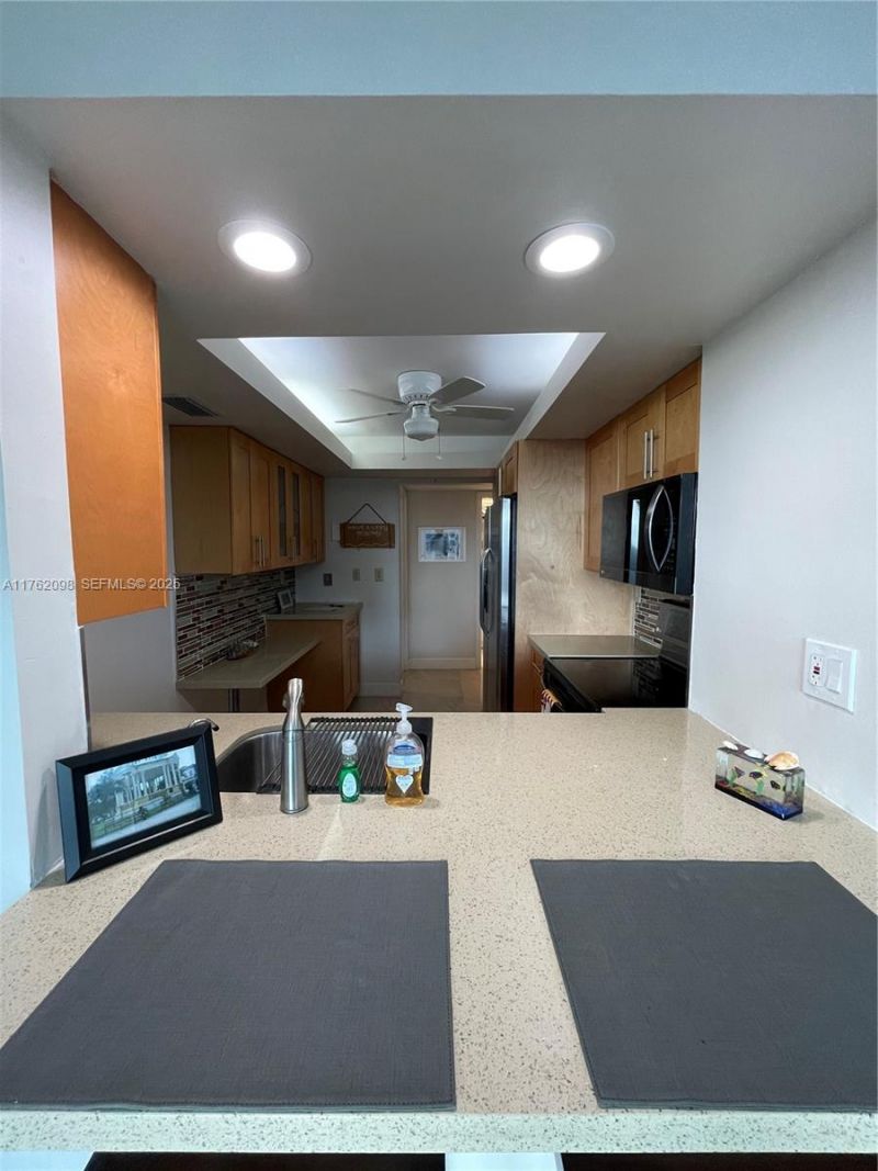 2655 Collins Ave, Unit 1906, Miami Beach, FL 33140 Photo